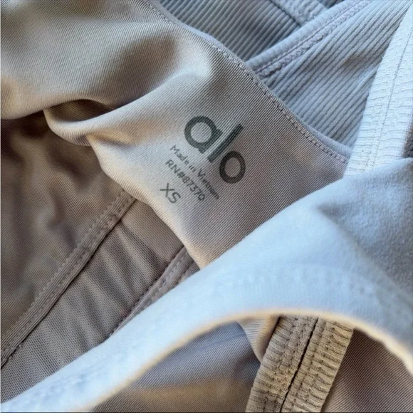 Greyish pink Alo sports bra - XS - Picture 4 of 4